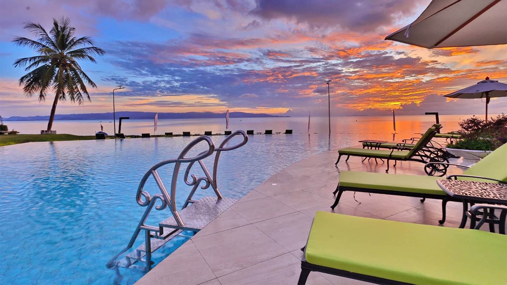 Unwinding at Koh Phangan’s Premier Beachfront Resorts