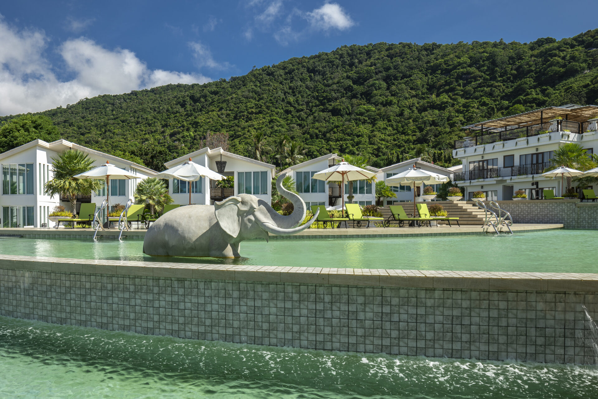 Stay in Koh Phangan’s best location with Vannee Golden Sands